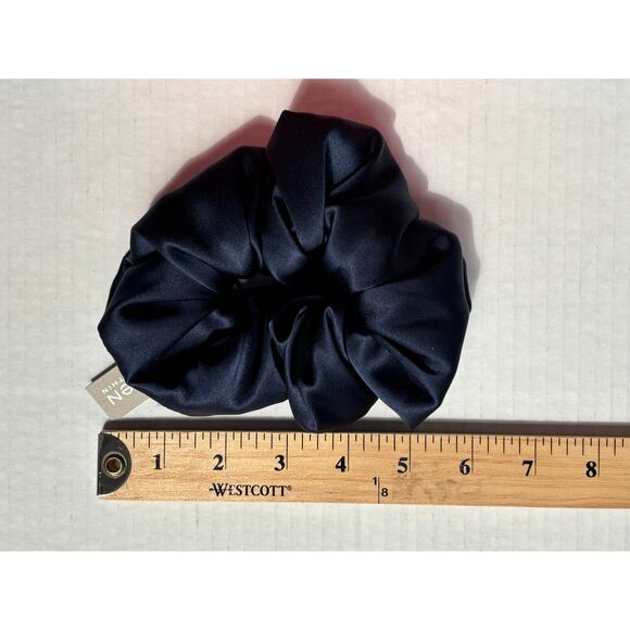 HAVEN WELL WITHIN WOMENS WASHABLE SILK HAIR SCRUNCHIE NAVY MSRP $20.00 ponytail - Picture 5 of 16